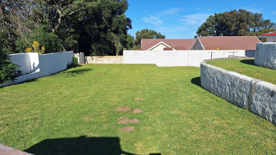 To Let 4 Bedroom Property for Rent in Lovemore Heights Estate Eastern Cape